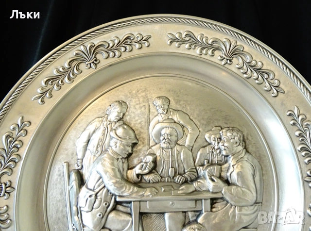 Калаена чиния за стена с картина ловци,покер. , снимка 2 - Антикварни и старинни предмети - 52504743
