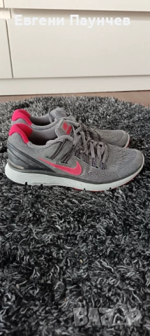 Дамски маратонки Nike в размер 39 в сиво и розово 