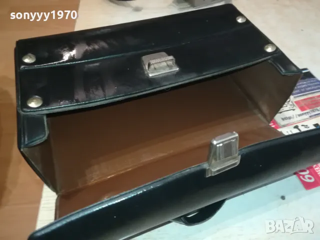 ОРИГИНАЛНА КОЖЕНА ЧАНТА ЗА 10 АУДИОКАСЕТИ 2404251025, снимка 2 - Аудио касети - 50016844