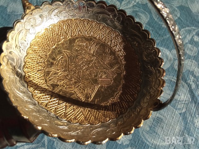 Метални чинийки и метална бонбониера, руски