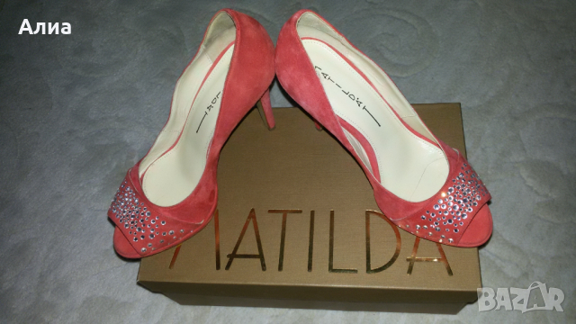 Високи червени елегантни велурени обувки -италиански 37, снимка 4 - Сандали - 16038615