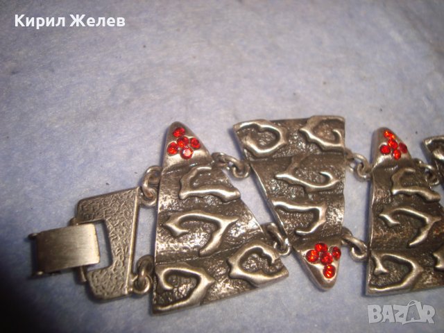 ПРЕКРАСНА ПОСРЕБРЕНА ОКСИДИРАНА ОРНАМЕНТИРАНА АРТ ГРИВНА с ФАСЕТИРАНИ ГРАНАТИ 27881, снимка 8 - Гривни - 37096658