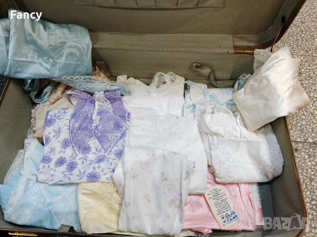 Чисто нови дамски комбинизони 14 бр