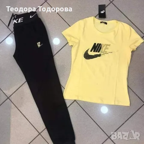 Дамски комплекти Nike, снимка 1