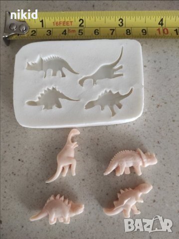 4 малки динозавър динозавъра динозаври силиконов молд форма за декорация и украса торта фондан, снимка 1 - Форми - 34752956