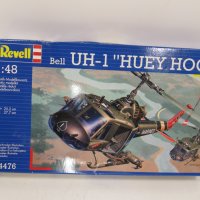 REVELL ПЛАСТМАСОВ КИТ ЗА СГЛОБЯВАНЕ ХЕЛИКОПТЕР BELL UH-1 HUEY 1/48, снимка 1 - Колекции - 35279105