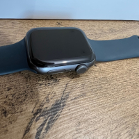 Apple watch SE 44mm, снимка 9 - Смарт гривни - 44923998