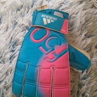 детски ръкавици за футбол на Adidas , снимка 1 - Футбол - 44030339