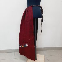 Етно червена вълнена престилка, част от носия(16.3), снимка 5 - Антикварни и старинни предмети - 43689107