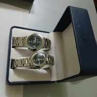 Комплект дамски часовници с кутия, снимка 1 - Дамски - 43666491