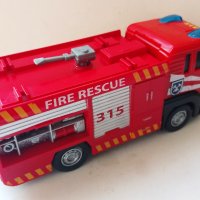 Пожарна Simba Dickie Toys MAN Fire Engine , снимка 4 - Колекции - 43569515