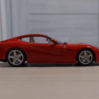 Ferrari F12 Berlinetta 2012 - мащаб 1:43 на IXO/Altaya моделът е нов в кутия, снимка 5 - Колекции - 43620690