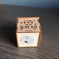 3198 Малка дървена светеща къщичка за окачване Дядо Коледа с Мечо, снимка 4 - Декорация за дома - 38412439