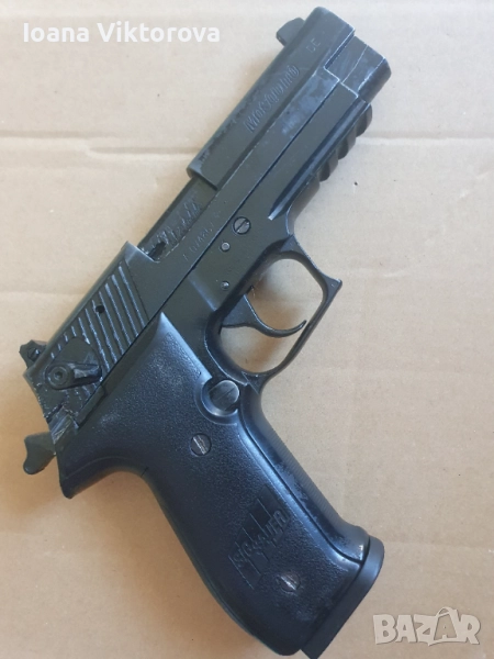 Обезопасен SIG SAUER MOSQUITO 22LR., снимка 1