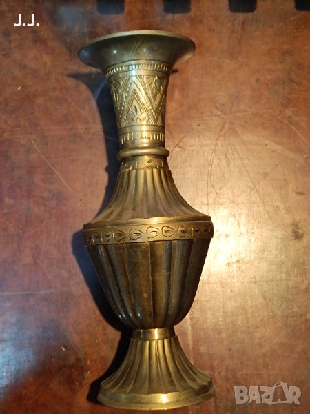 Бронзова ваза от Индия ,23см., снимка 1