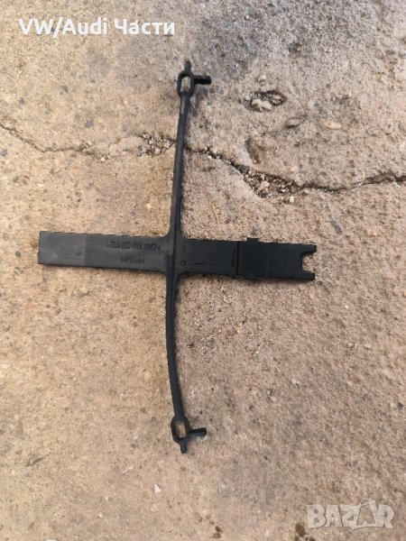 Закопчалка език за жабка барче табло за VW Touareg Фолксваген Туарег 7L6857919, снимка 1