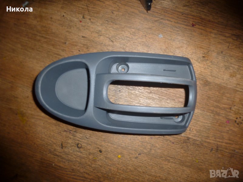 Конзола около ръчна спирачка за PEUGEOT 107 1.0, снимка 1