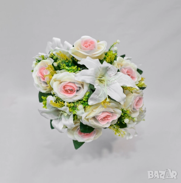 Елегантна колекция от изкуствени букети с лилии и рози, снимка 1