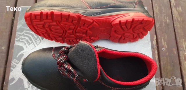 Работни обувки 40, снимка 2 - Мъжки боти - 53596765