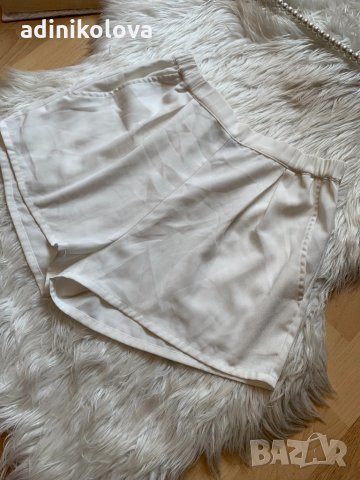 Бели панталонки, снимка 2 - Къси панталони и бермуди - 33465573