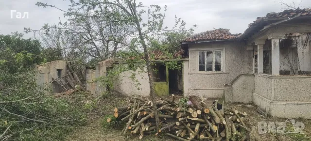 Къща с двор 2718кв.м в регулация в село Могилище на 10км. от плажа 2718кв.м. , снимка 2 - Парцели - 50104229