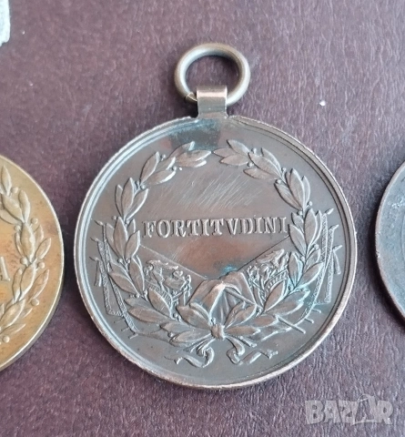 Стари медали, снимка 14 - Антикварни и старинни предмети - 53291428