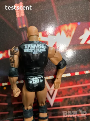 Екшън фигура WWE The Rock Скалата Basic mattel Finally People's Champ figure играчка, снимка 8 - Други - 49511737