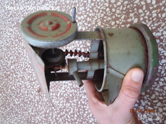 Ретро играчка метална – функциониращ кладенец от 30-те., снимка 2 - Образователни игри - 32386021