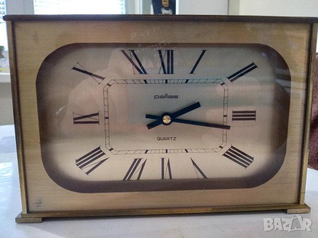 Месингов настолен часовник Pallas Quartz, снимка 2 - Антикварни и старинни предмети - 52973310