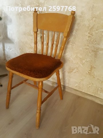 Столове за трапезария от дърво,запазени,4 броя.Два са в тъмно кафяво и два са в светло кафяв цвят., снимка 3 - Столове - 37022961