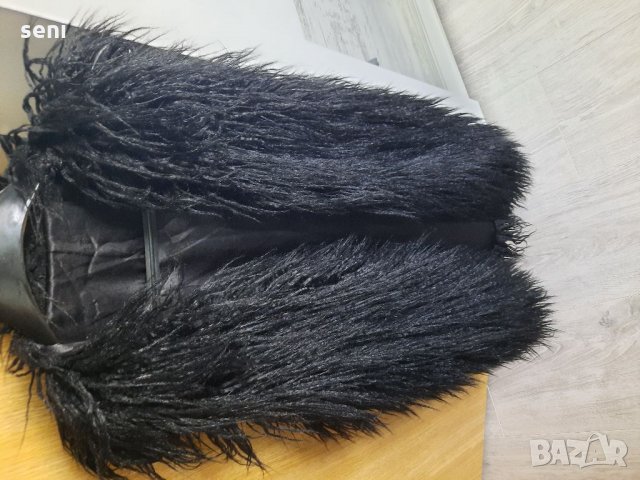 Пухен черен елек