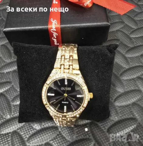 Дамски часовник с кутия Guess - Налични различни цветове, снимка 2 - Дамски - 47994689