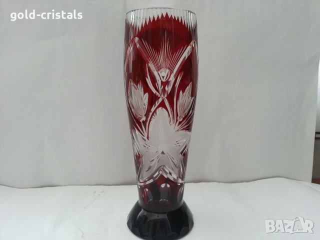 Кристална ваза цветен червен кристал