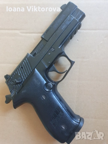 Обезопасен SIG SAUER MOSQUITO 22LR.