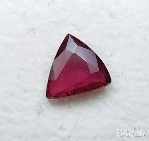 Ненагряван червен рубин с VS чистота - 0.71кт.! Сертифициран! Нов!, снимка 7 - Други - 47174449