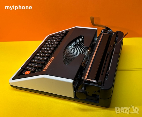 Чисто нова Пишеща Машина Хеброс 1300 Ф клавиатура Кирилица Обслужена и смазана, снимка 5 - Антикварни и старинни предмети - 52874806