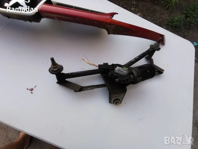 моторче за чистачки + механизам