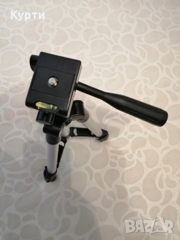 НОВ Универсален сгъваем статив за фотоапарат,камера,телефон , снимка 4 - Чанти, стативи, аксесоари - 26953765