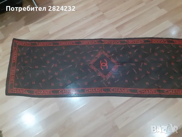 Шал на CHANEL , снимка 1