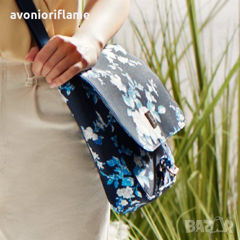 Синя дамска чанта през рамо с цветя  Catherine Lansfield