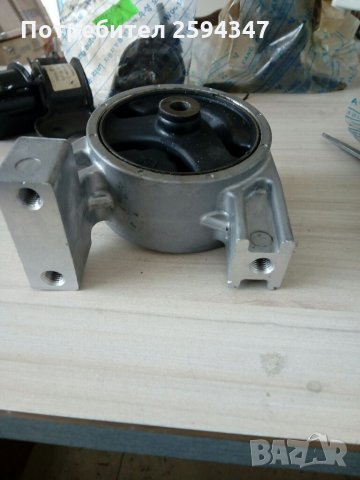 HYUNDAI ACCENT VERNA ОТ 2006г ТАМПОН ДВИГАТЕЛ ЗАДЕН, снимка 3 - Части - 33093442