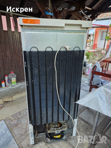 Хладилник Либхер/Liebher с горен фризер, снимка 6 - Хладилници - 51379820