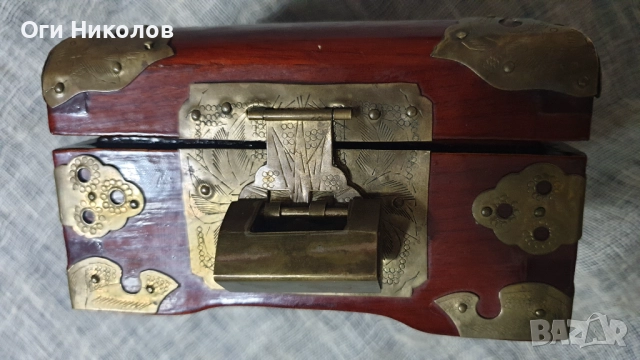 Красива бижутиера от екзотична дървесина и богат бронзов обков, снимка 10 - Антикварни и старинни предмети - 52423760