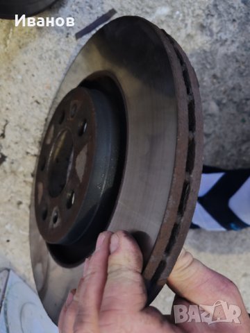 Спирачни дискове 2бр. предна ос за WV Голф 4 1.9 тди 90кс. , снимка 2 - Части - 43604614