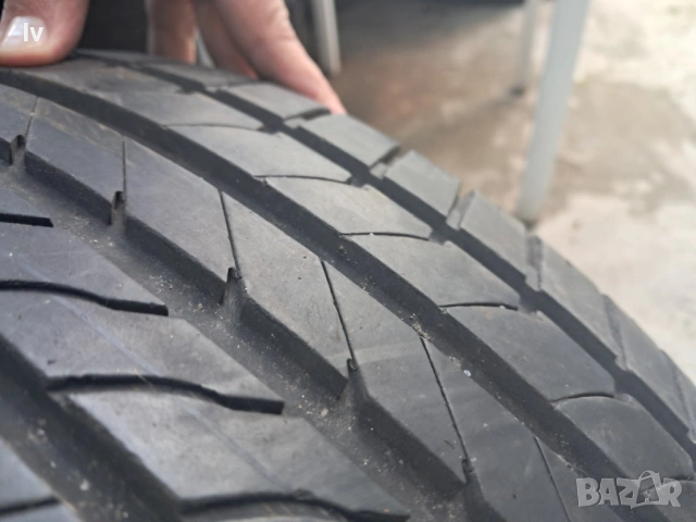 Летни гуми 215/50/17 - 2 бр, снимка 2 - Гуми и джанти - 53457913