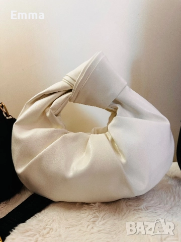 Бяла кокетна чанта
