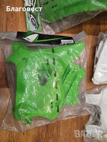 Комплект пластмаси за Kawasaki KX 125-250 94-98, снимка 3 - Части - 51918031