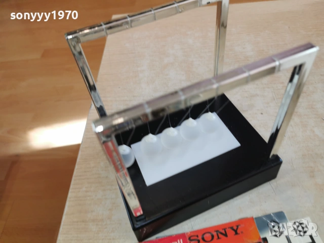 Перпетуум-мобиле с лед подсветка-НЮТОН ЛЮЛКА 15Х15Х11СМ 1501261733, снимка 18 - Колекции - 53112288