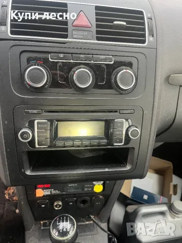 VW touran 1.4tsi 150кс, снимка 8 - Автомобили и джипове - 48431957