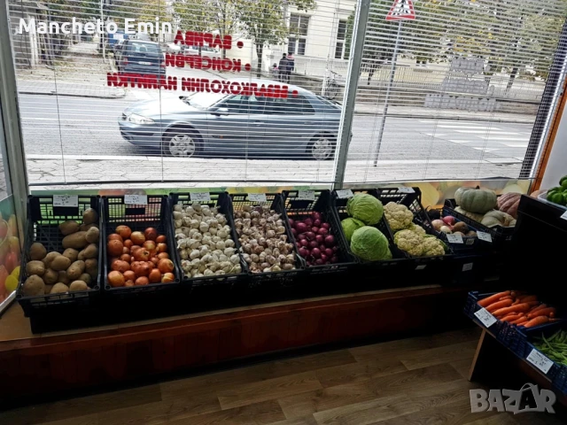 Щандове с огледала много здрави , снимка 3 - Стелажи и щандове - 51012387